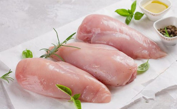 Ức gà được biết đến là một loại protein từ thịt nạc