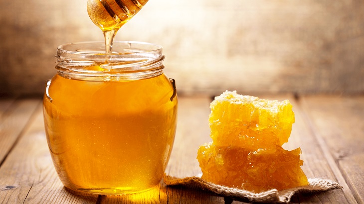 Dùng mật ong nguyên chất cũng rất tốt cho việc chữa trị giời bò