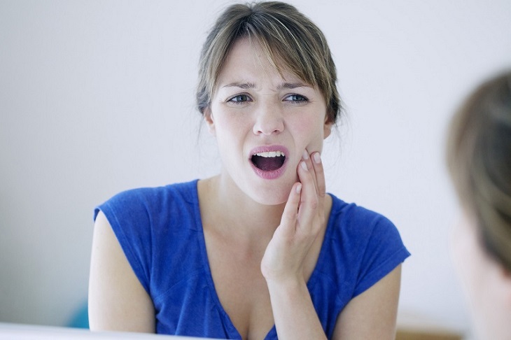 Ê buốt răng dù khởi phát do nguyên nhân nào cũng cần điều trị dứt điểm