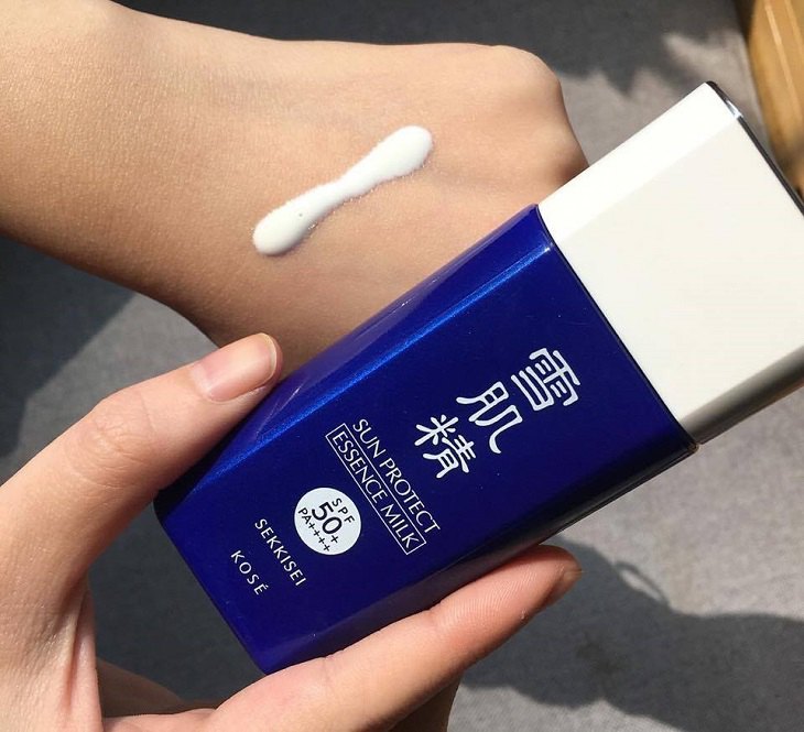 Kem chống nắng Nhật Bản Kose Sekkisei Sun Protect Essence Milk SPF50+ PA++++