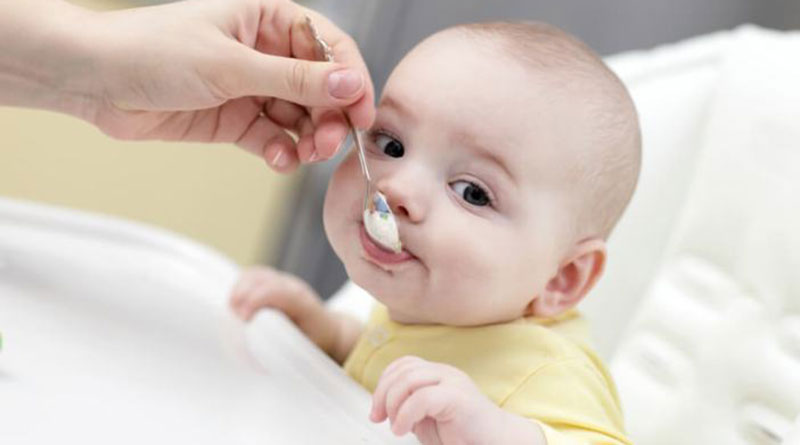 Mẹo dân gian chữa giật mình ở trẻ sơ sinh bằng cách cho trẻ ăn nhiều hơn vào ban ngày