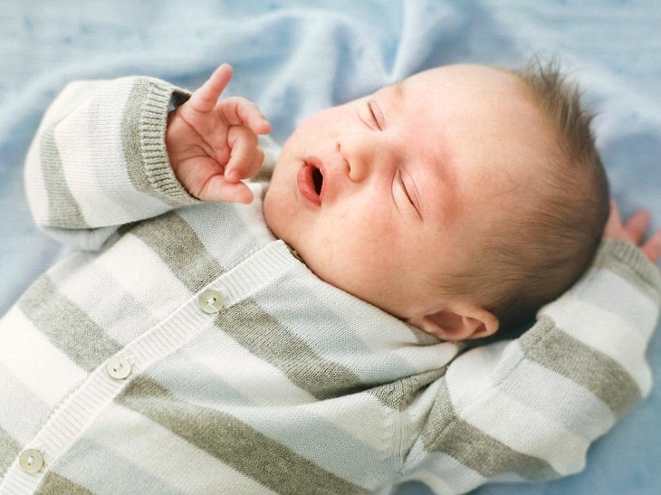 Trẻ sơ sinh hay bị quấy khóc giữa đêm sẽ gây ra nhiều hệ lụy đến sức khỏe