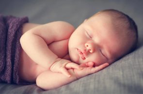 Gợi Ý 15 Mẹo Dân Gian Chữa Trẻ Ngủ Ngày Cày Đêm Hiệu Quả