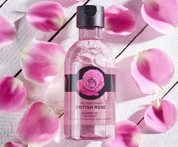 Sữa tắm The Body Shop British Rose Shower Gel là sản phẩm được chiết xuất từ hoa hồng trắng