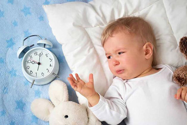 Thiết lập thói quen ngủ đúng giờ có thể giúp trẻ không tỉnh giấc giữa đêm
