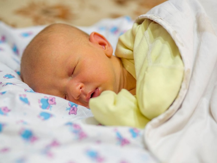 Tạo môi trường ngủ thuận lợi cho trẻ sẽ giúp các bé ngủ ngon giấc hơn