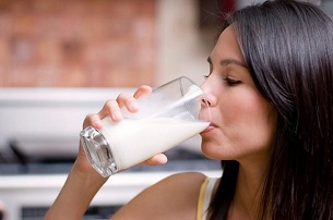 Bà Đẻ Uống Được Sữa Tươi Không, Lợi Ích Và Các Lưu Ý Cụ Thể?