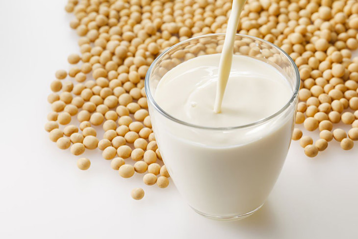 Sữa đậu nành giúp điều hòa nội tiết tố nữ