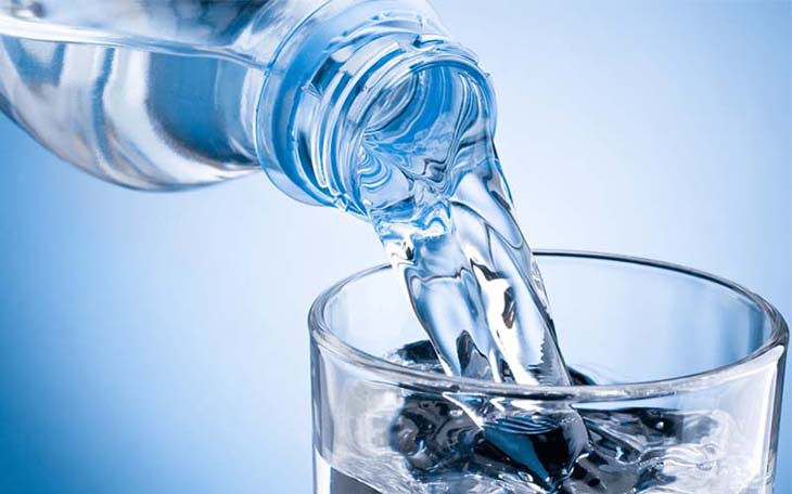 Uống nước chính là một trong những cách rất tốt mà lại đơn giản để tăng chiều cao