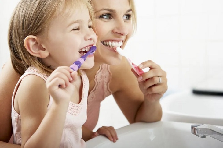 Chú ý chăm sóc răng miệng cho trẻ