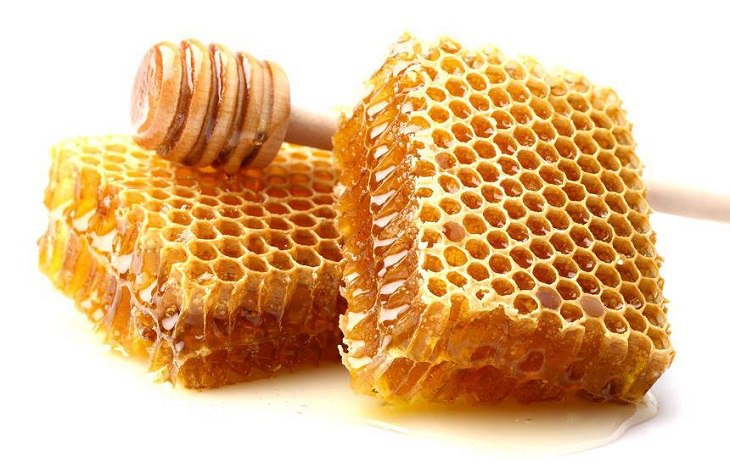 Bạn có thể kết hợp sáp ong với các nguyên liệu khác để tạo thành bài thuốc điều trị bệnh