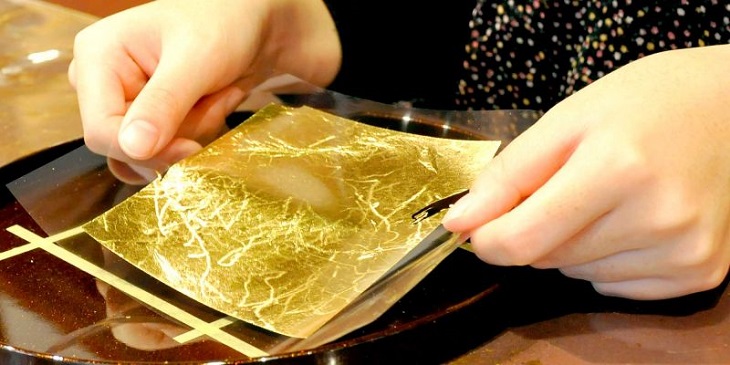 Vàng là kim loại hoàn toàn toàn có thể sử dụng trong thức ăn