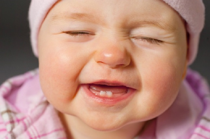 Răng sữa là những chiếc răng mọc đầu tiên trong giai đoạn đầu đời của bé