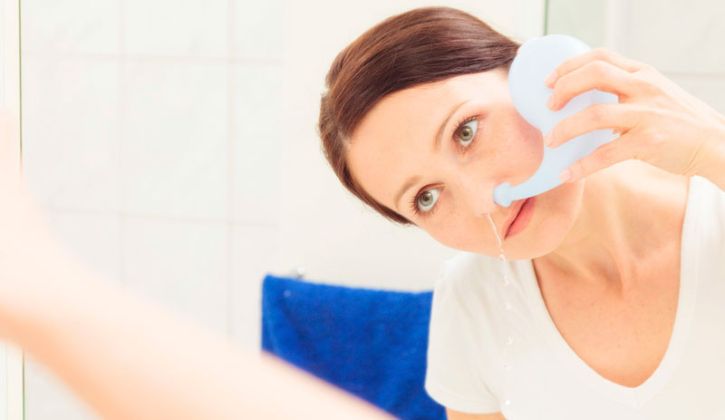 Rửa mũi giúp loại bỏ các chất nhầy và tác nhân gây dị ứng ra khỏi khoang mũi 