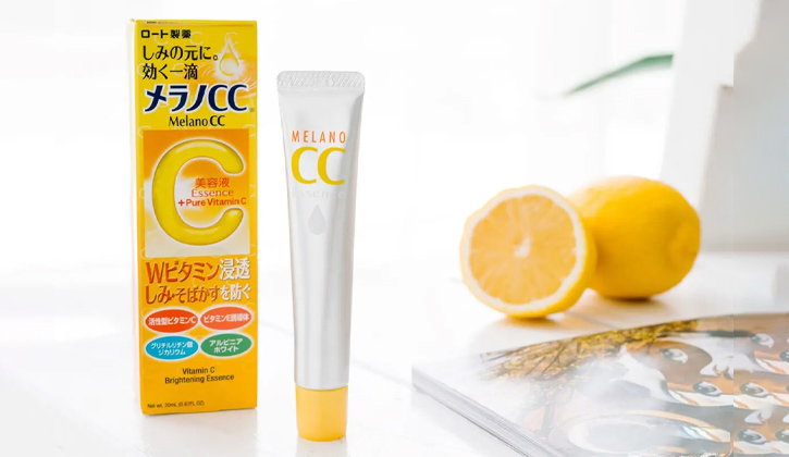 Melano CC Vitamin C Brightening Essence là sản phẩm tinh chất dưỡng trắng da nổi tiếng của thương hiệu Rohto