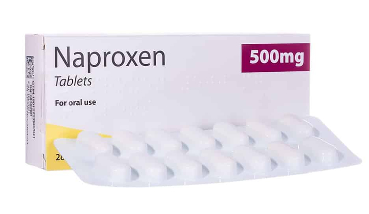 Naproxen sử dụng để giảm viêm và kiểm soát triệu chứng trong trường hợp dị ứng da mặt nặng