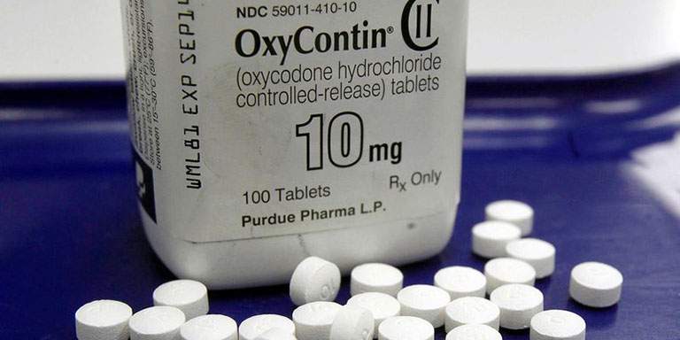 Oxycodone dùng cho bệnh nhân gai đầu gối đau nặng