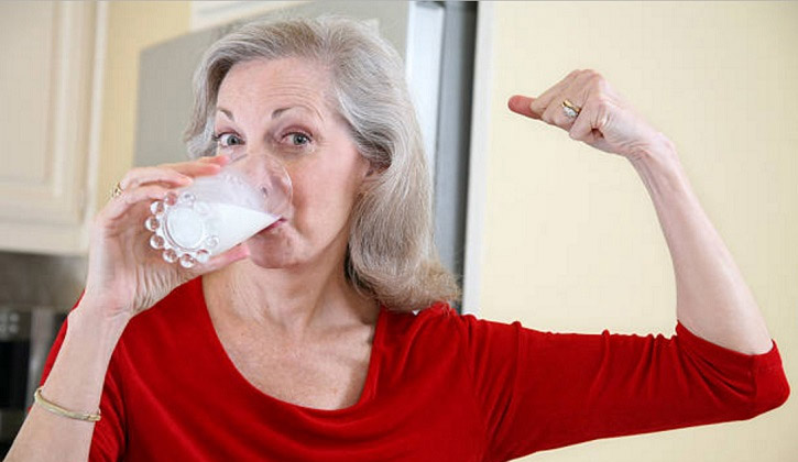 Người cao huyết áp hoàn toàn uống được sữa Ensure bởi thành phần dinh dưỡng đảm bảo