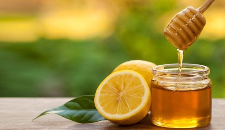 Uống mật ong thường xuyên sẽ hỗ trợ tốt cho quá trình điều trị, rút ngắn thời gian tán sỏi