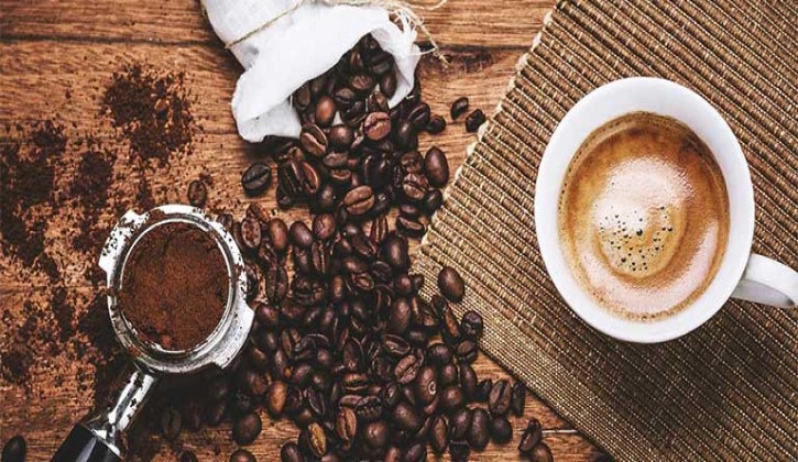 Hạn chế lượng cà phê tiêu thụ để giảm cơn đau bụng kinh