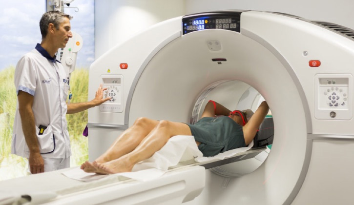 Chụp CT sẽ giúp xác định rõ những tổn thương, kích thước và vị trí của khối u