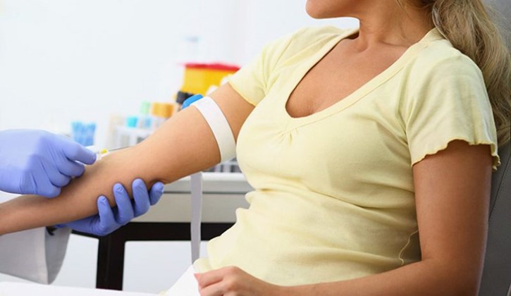 Phụ nữ mang thai được khuyên làm xét nghiệm này ở quý đầu tiên trong thai kỳ