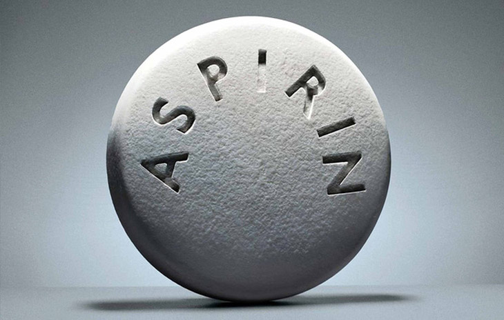 Aspirin có tác dụng làm khô và xẹp mụn bọc nhanh chóng