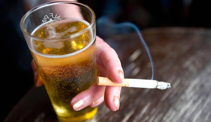 Rượu, bia, thuốc lá là những thứ nam giới nên tránh xa
