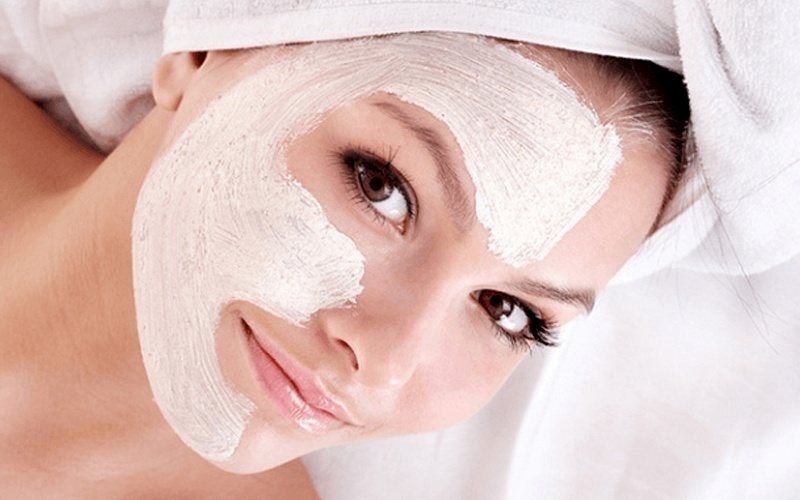 Sử dụng mặt nạ sữa chua giúp trị dị ứng da mặt nhanh khỏi hơn