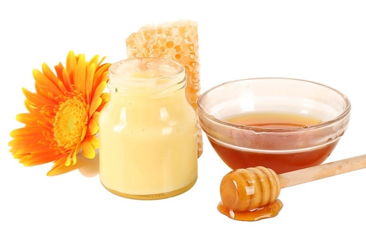 Sữa ong chúa có công dụng cân bằng nội tiết tố nữ, khắc phục tình trạng thiếu hụt nội tiết tố