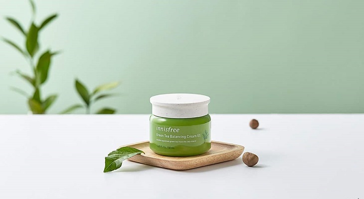 Innisfree Green Tea Fresh Skin là sản phẩm dưỡng ẩm được nhiều người yêu thích