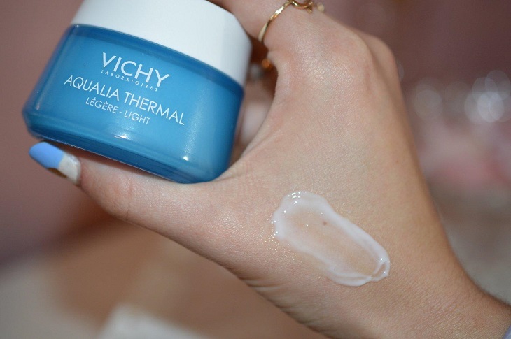 Vichy Aqualia Thermal Light - Kem dưỡng ẩm cho da khô nhạy cảm
