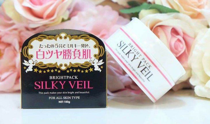 Kem dưỡng da body của Nhật Silky Veil Bright Pack