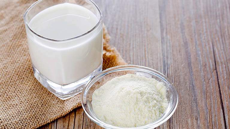 Pha sữa theo đúng tỉ lệ in trên bao bì để đảm bảo được hàm lượng dưỡng chất nạp vào cơ thể