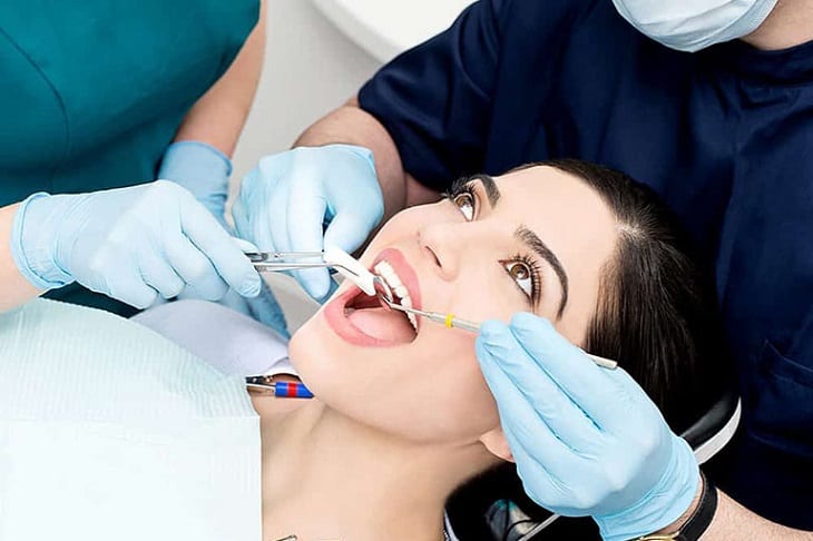 Niềng răng nhổ răng số 3 sẽ được thực hiện theo chỉ định của bác sĩ yêu cầu