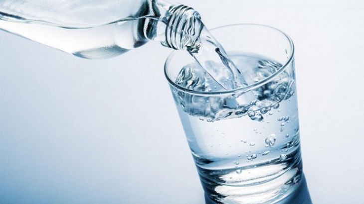 Một số lon nước đóng chai có chứa nhiều ion khoáng