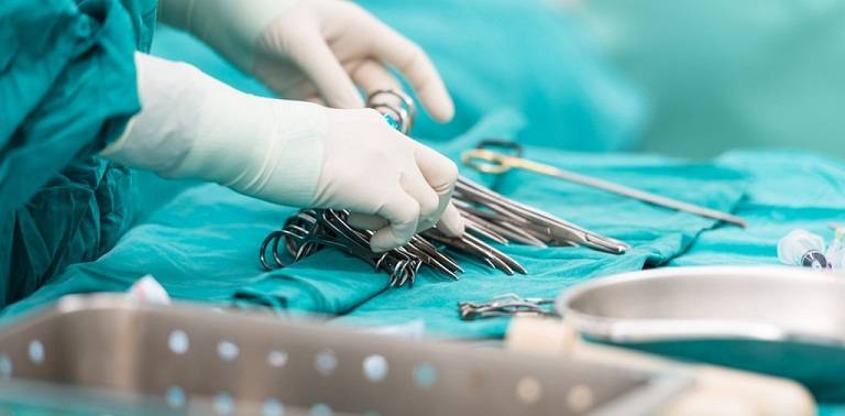 Phẫu thuật điều trị viêm cột sống dính khớp có nhiều phương pháp khác nhau