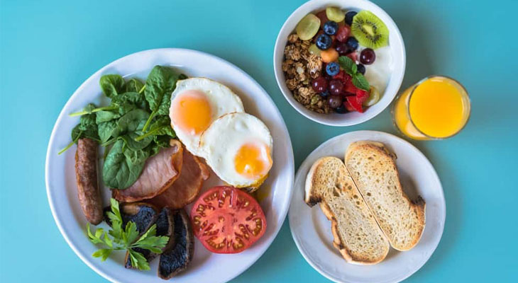 Bổ sung bữa sáng đầy đủ dưỡng chất để tăng chiều cao tuổi dậy thì