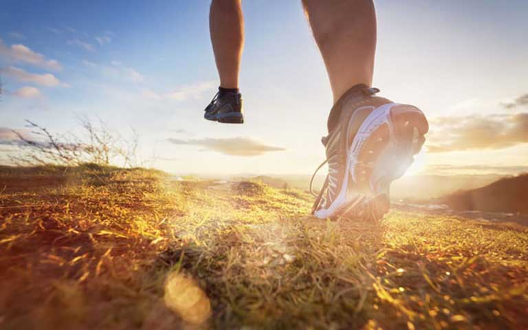 Chạy bộ là bài tập thể dục phòng ngừa táo bón khá hiệu quả bạn có thể áp dụng tại nhà