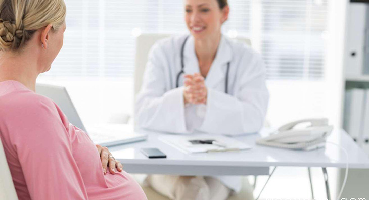 Mẹ bầu bị viêm gan B cần theo dõi sức khỏe và uống thuốc đúng lộ trình