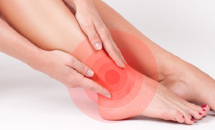 Viêm khớp cổ chân khiến cho việc đi lại, vận động của người bệnh gặp nhiều hạn chế
