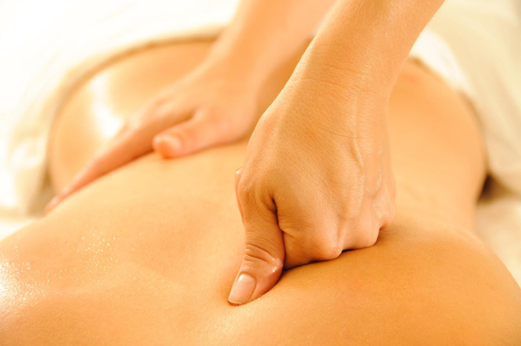 cách chữa thoát vị đĩa đệm tại nhà bằng massage