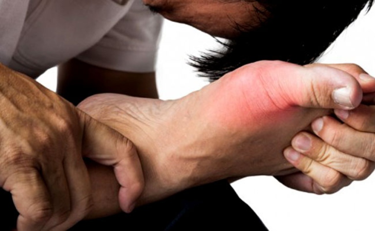 Bài thuốc đắp từ lá tía tô có tác dụng giảm đau nhức do gout gây ra