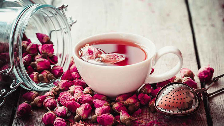 Bạn cũng có thể trồng hoa hồng ngay tại nhà để thu dược liệu làm trà