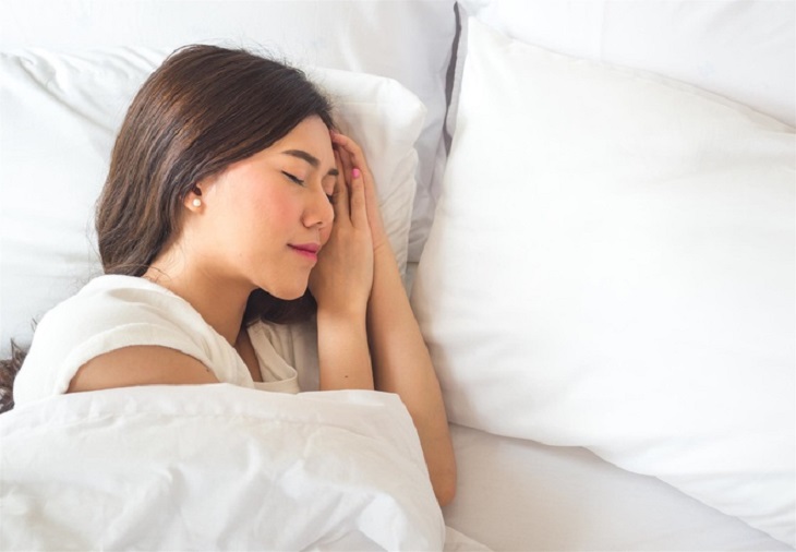 Ngủ đủ giấc hỗ trợ trị mụn ẩn tuổi dậy thì hiệu quả