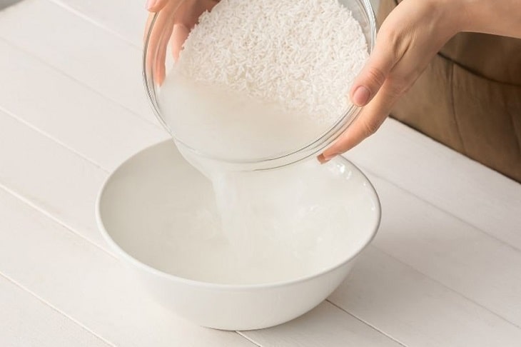 Dùng nước vo gạo để rửa mặt là cách trị nám an toàn, hiệu quả