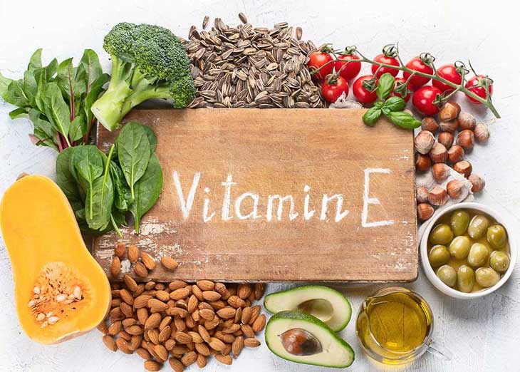 Bên cạnh việc uống vitamin E tăng nội tiết, bạn nên bổ sung vitamin E thông qua chế độ ăn uống
