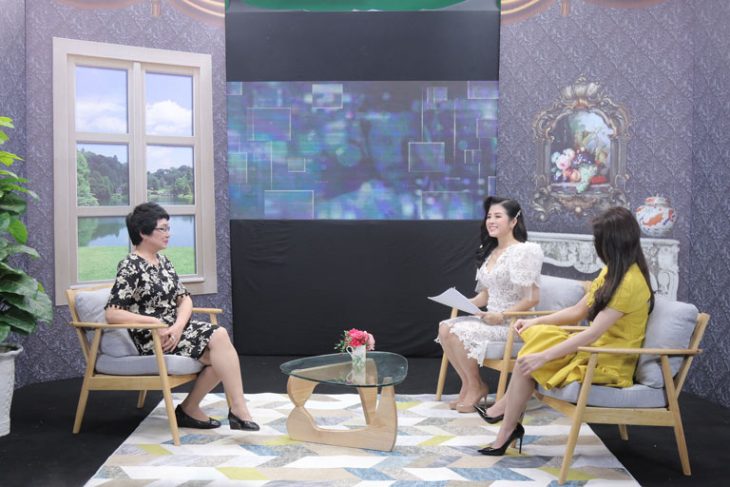 Bác sĩ Nguyễn Thị Nhuần (trái) và diễn viên Lương Thu Trang góp mặt trong chương trình Cơ thể bạn nói gì của VTV2