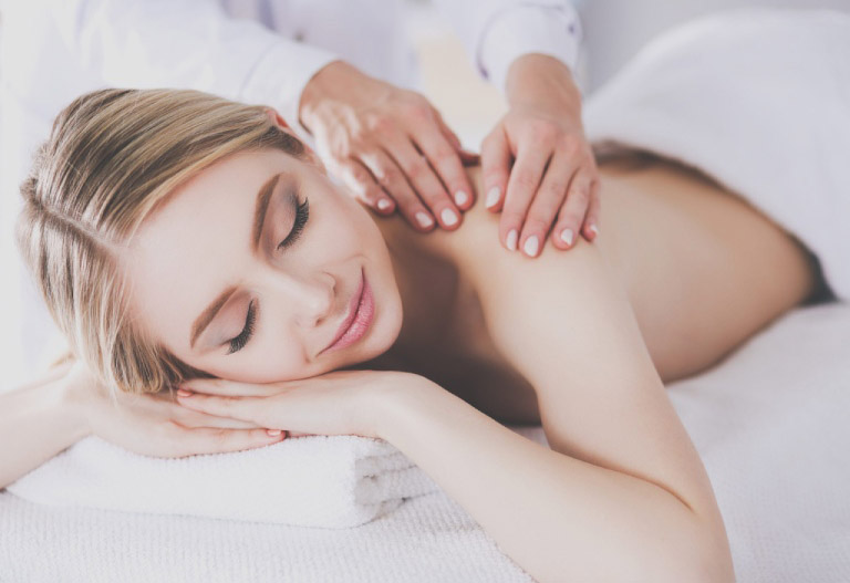 Massage trị đau vai gáy tại nhà mang lại hiệu quả rất tốt